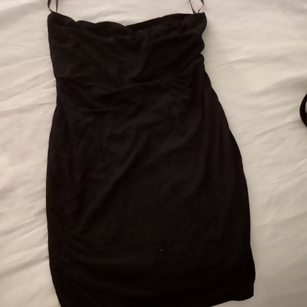 I'm selling this dress
